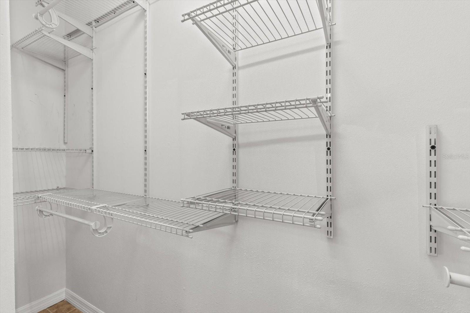 Image 27 of 58 For 11546 Clubview Drive