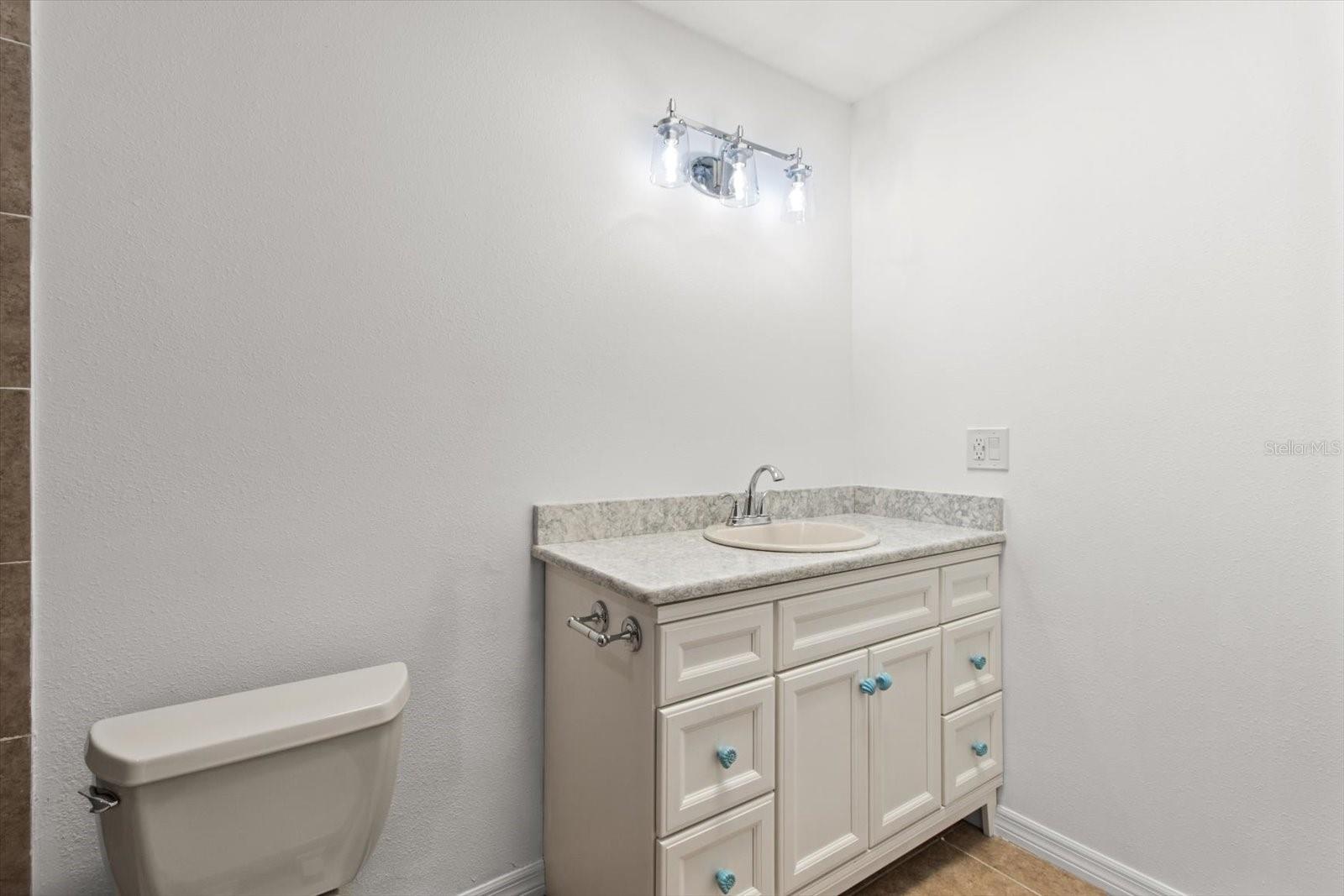 Image 28 of 58 For 11546 Clubview Drive