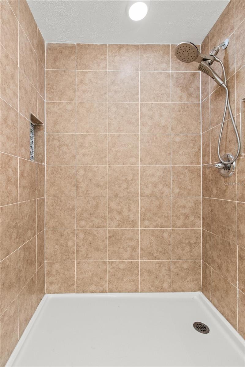 Image 29 of 58 For 11546 Clubview Drive