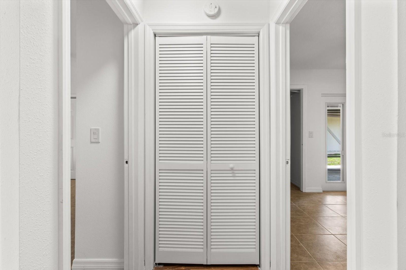 Image 34 of 58 For 11546 Clubview Drive