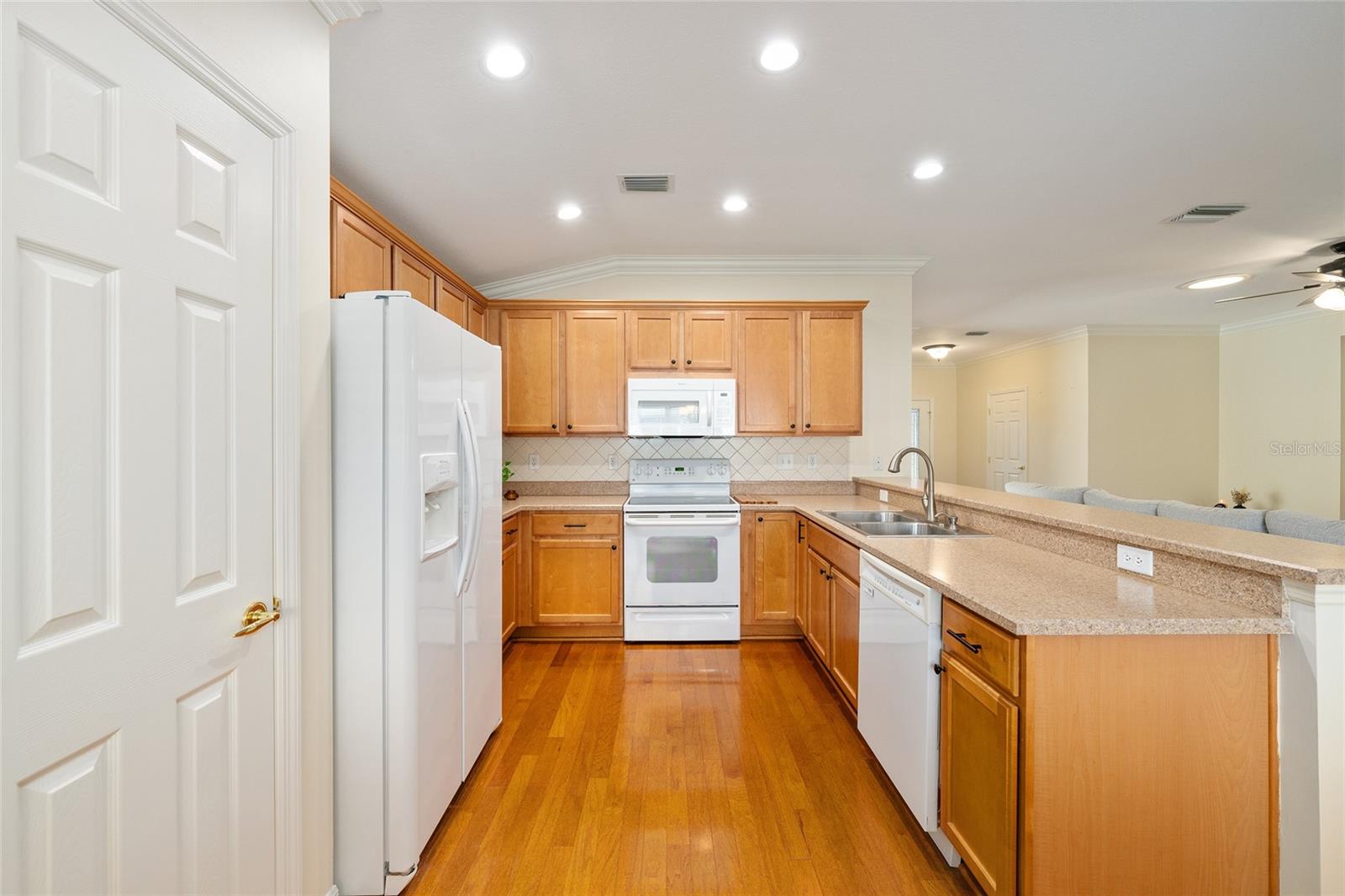 Image 18 of 73 For 13883 94th Avenue