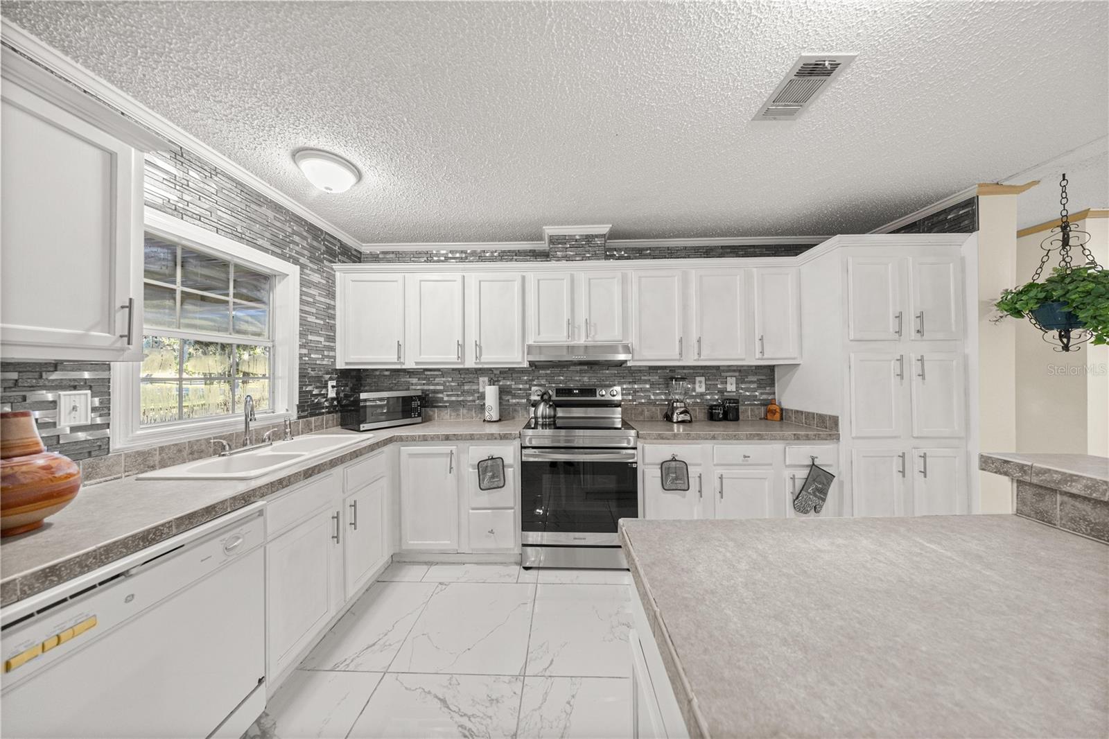 Image 8 of 32 For 17725 160th Avenue