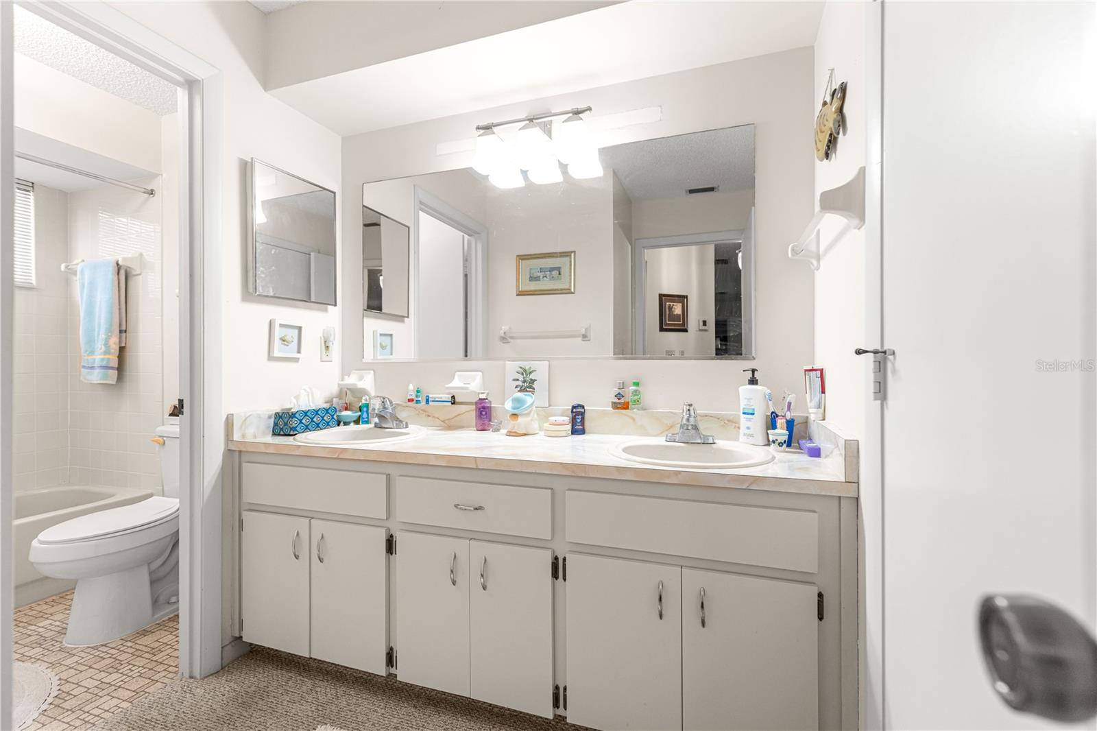 Image 12 of 40 For 10987 86th Terrace