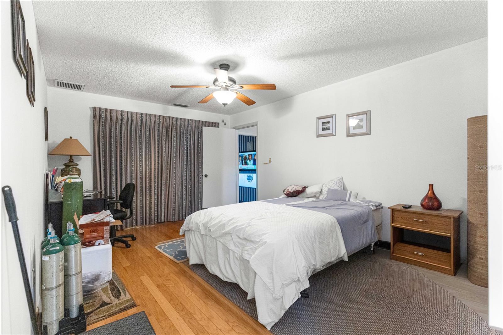 Image 21 of 40 For 10987 86th Terrace