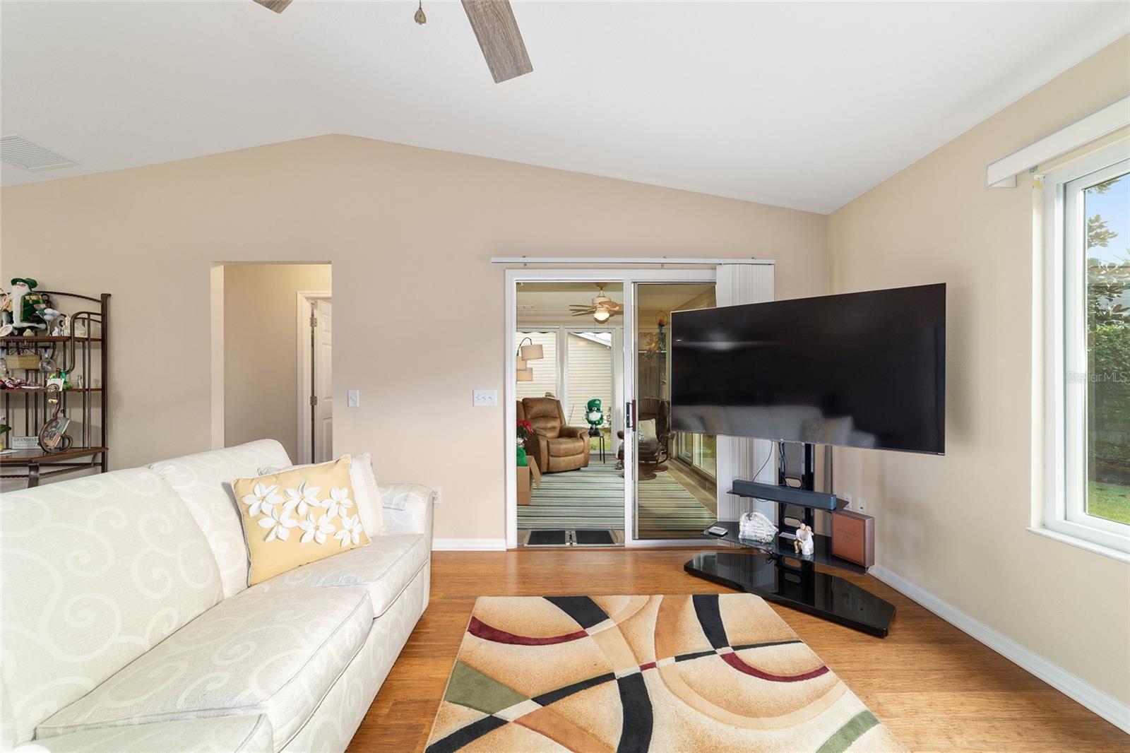 Image 21 of 50 For 442 Pace Lane