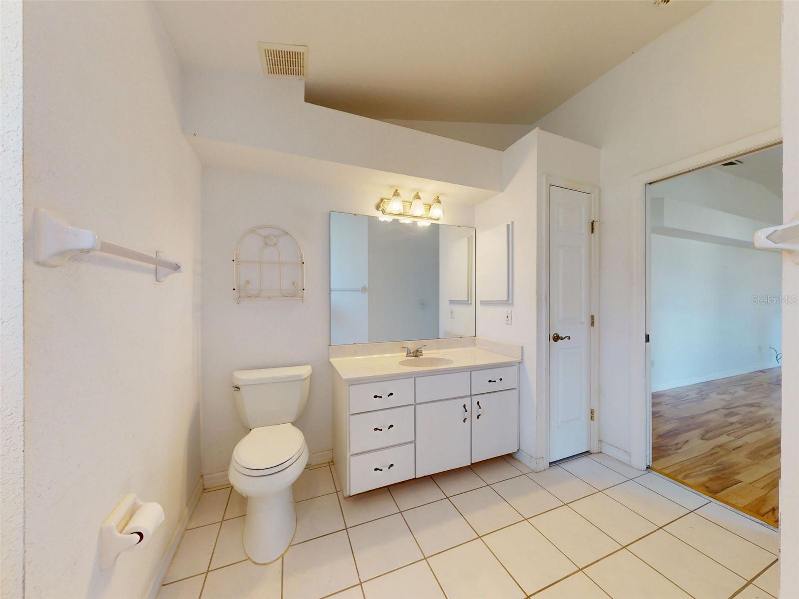 Image 16 of 39 For 7558 103rd Loop