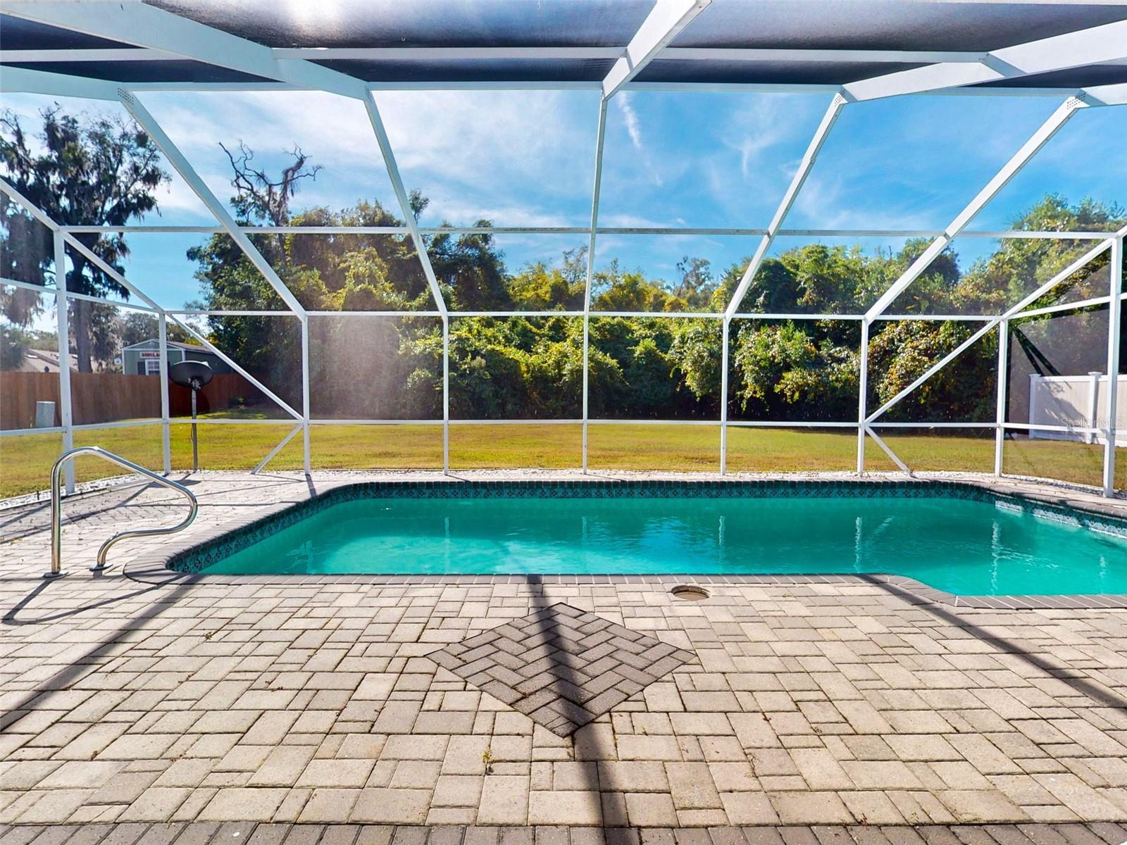 Image 27 of 39 For 7558 103rd Loop