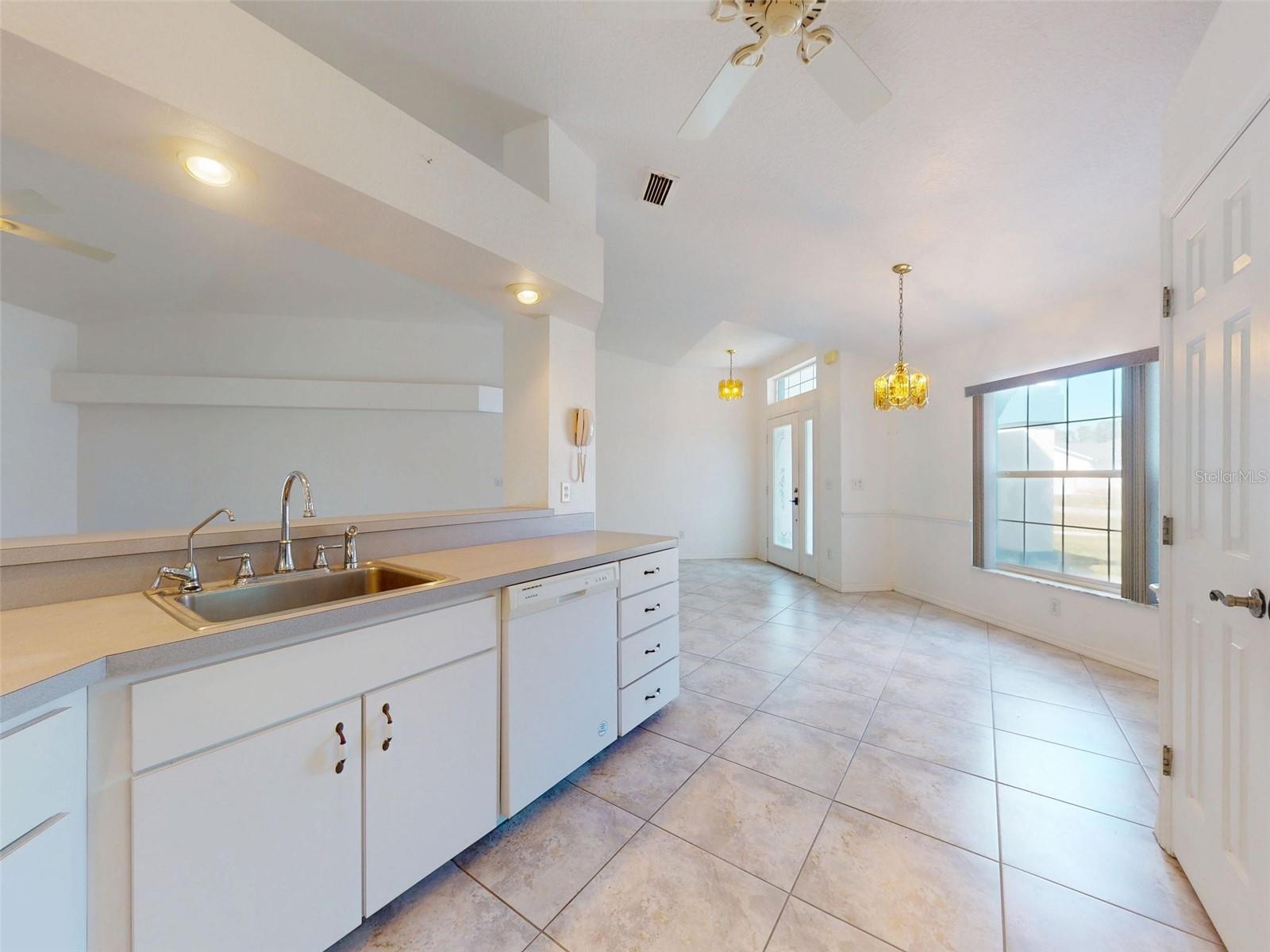 Image 7 of 39 For 7558 103rd Loop