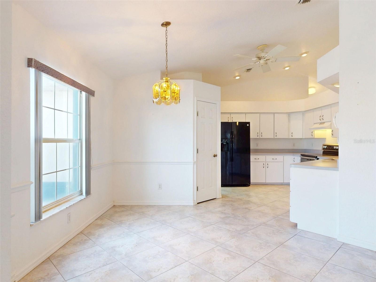 Image 9 of 39 For 7558 103rd Loop