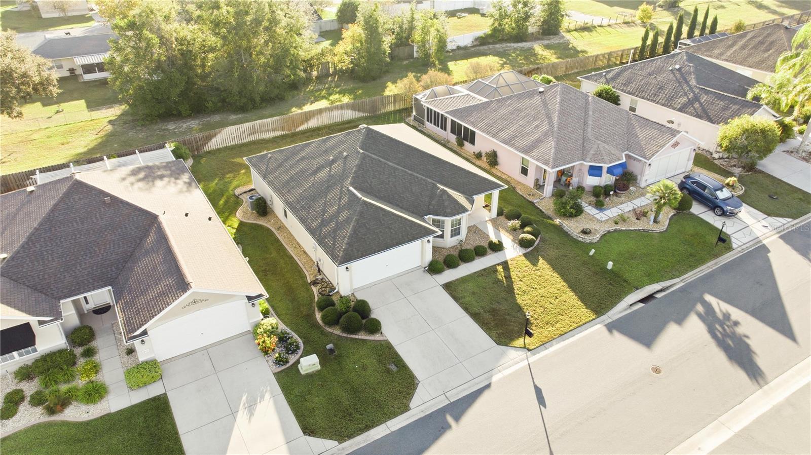 Listing photo id 25 for 9175 118th Loop