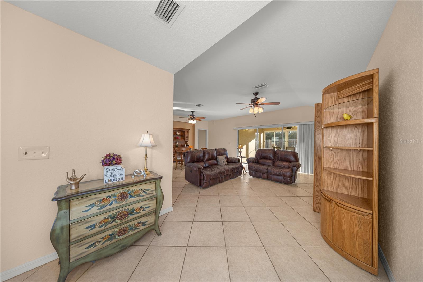 Listing photo id 2 for 9175 118th Loop