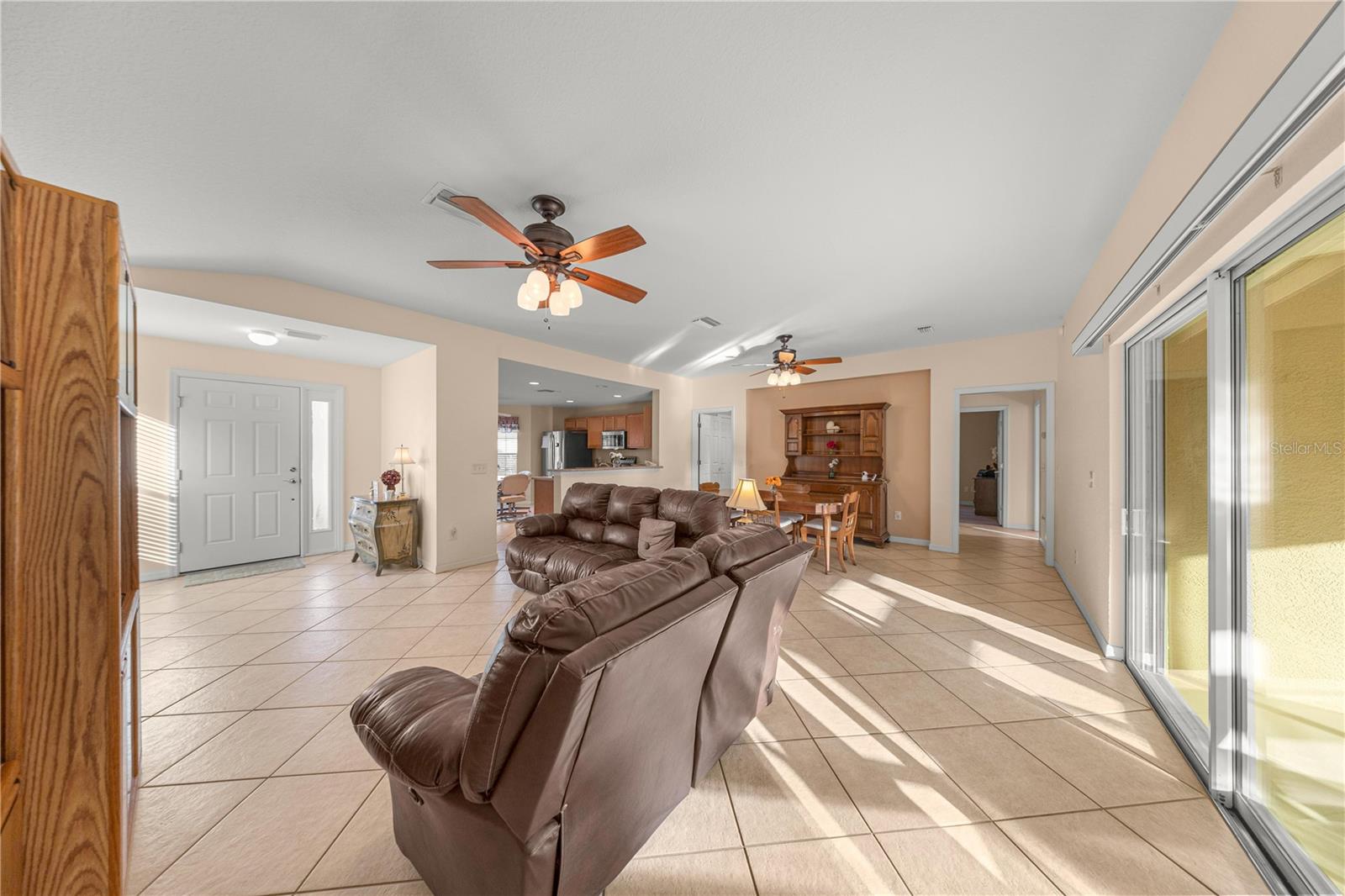 Listing photo id 4 for 9175 118th Loop