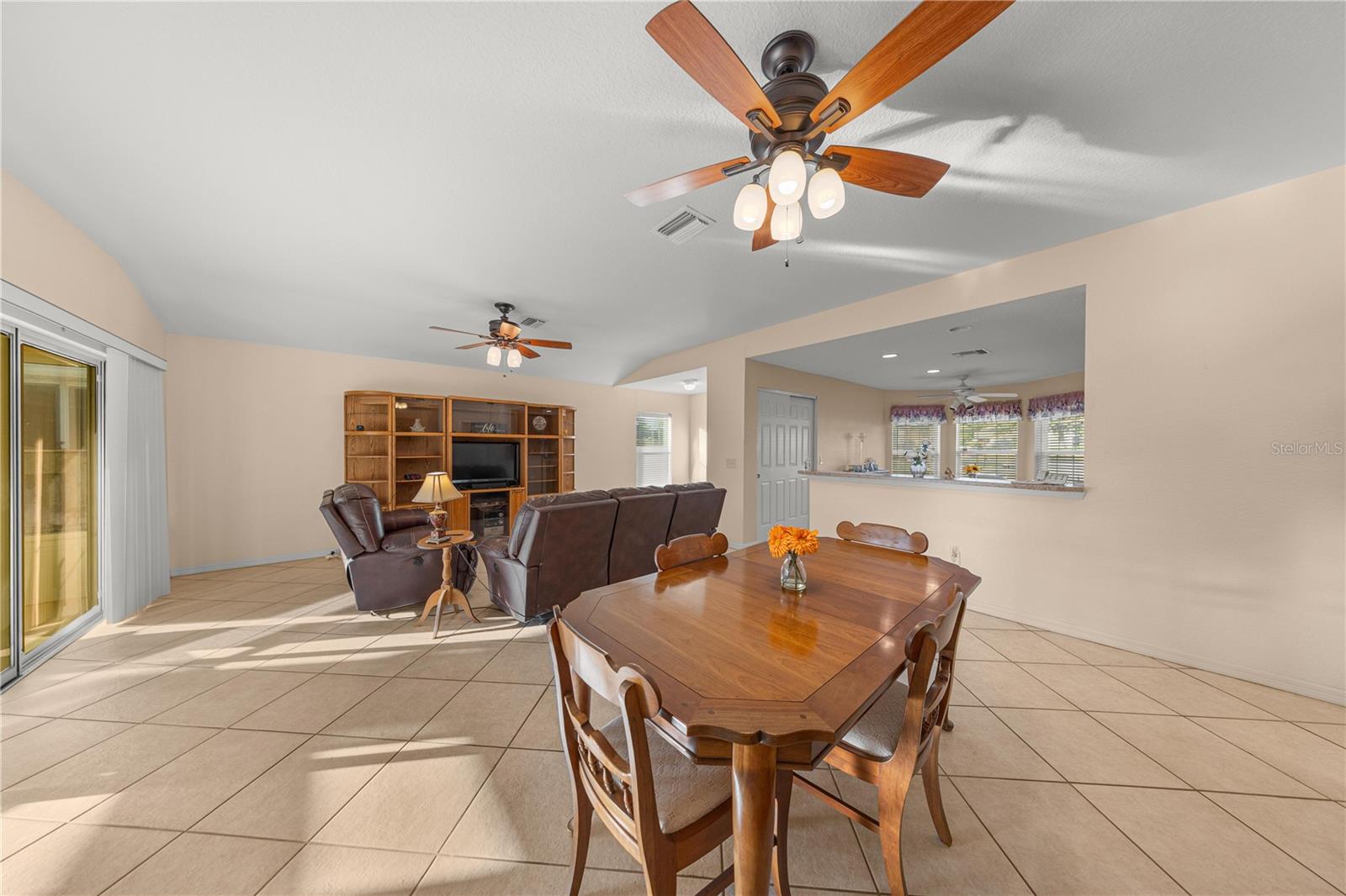 Listing photo id 6 for 9175 118th Loop