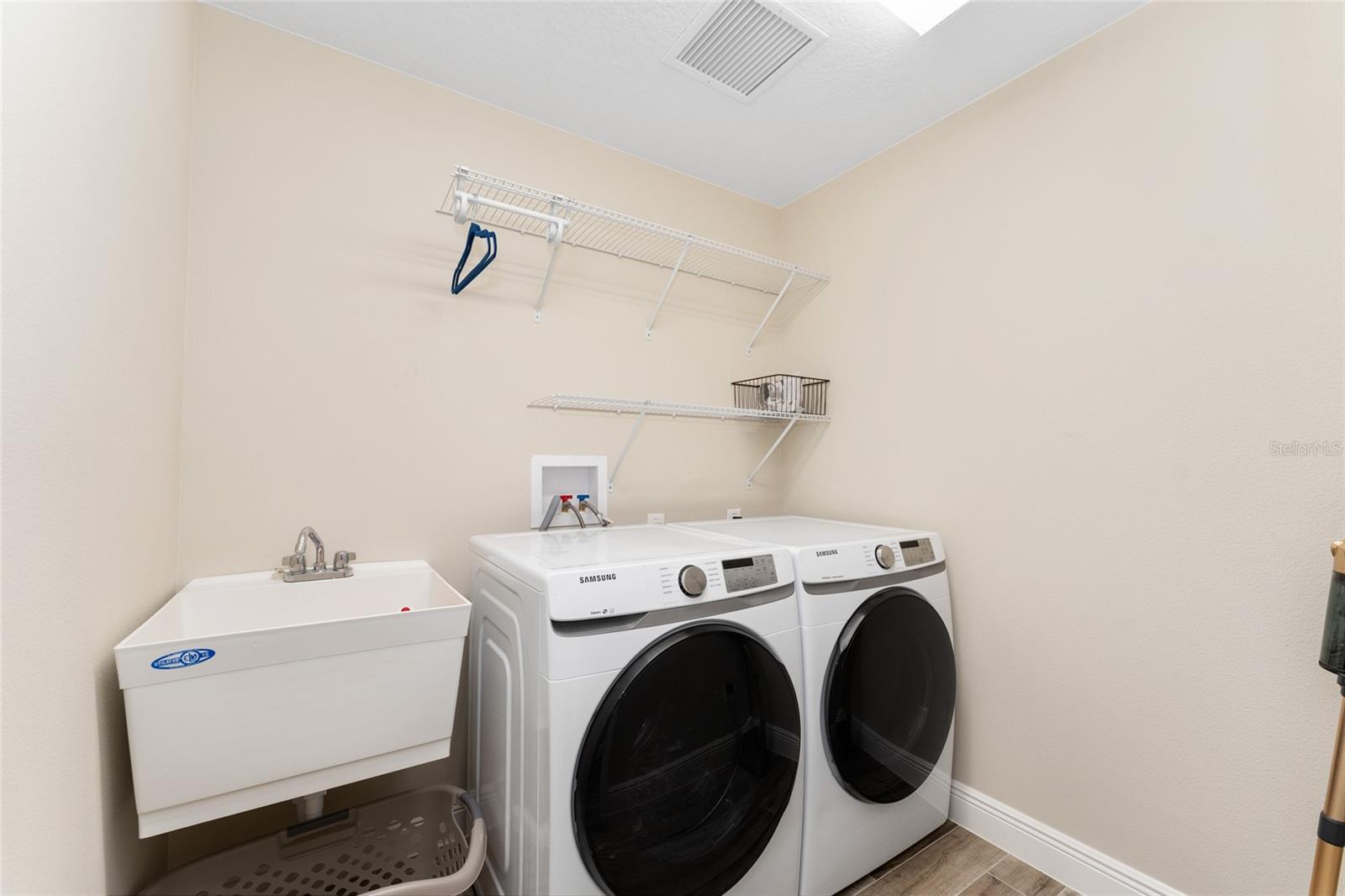 Image 28 of 54 For 5967 Freitag Avenue