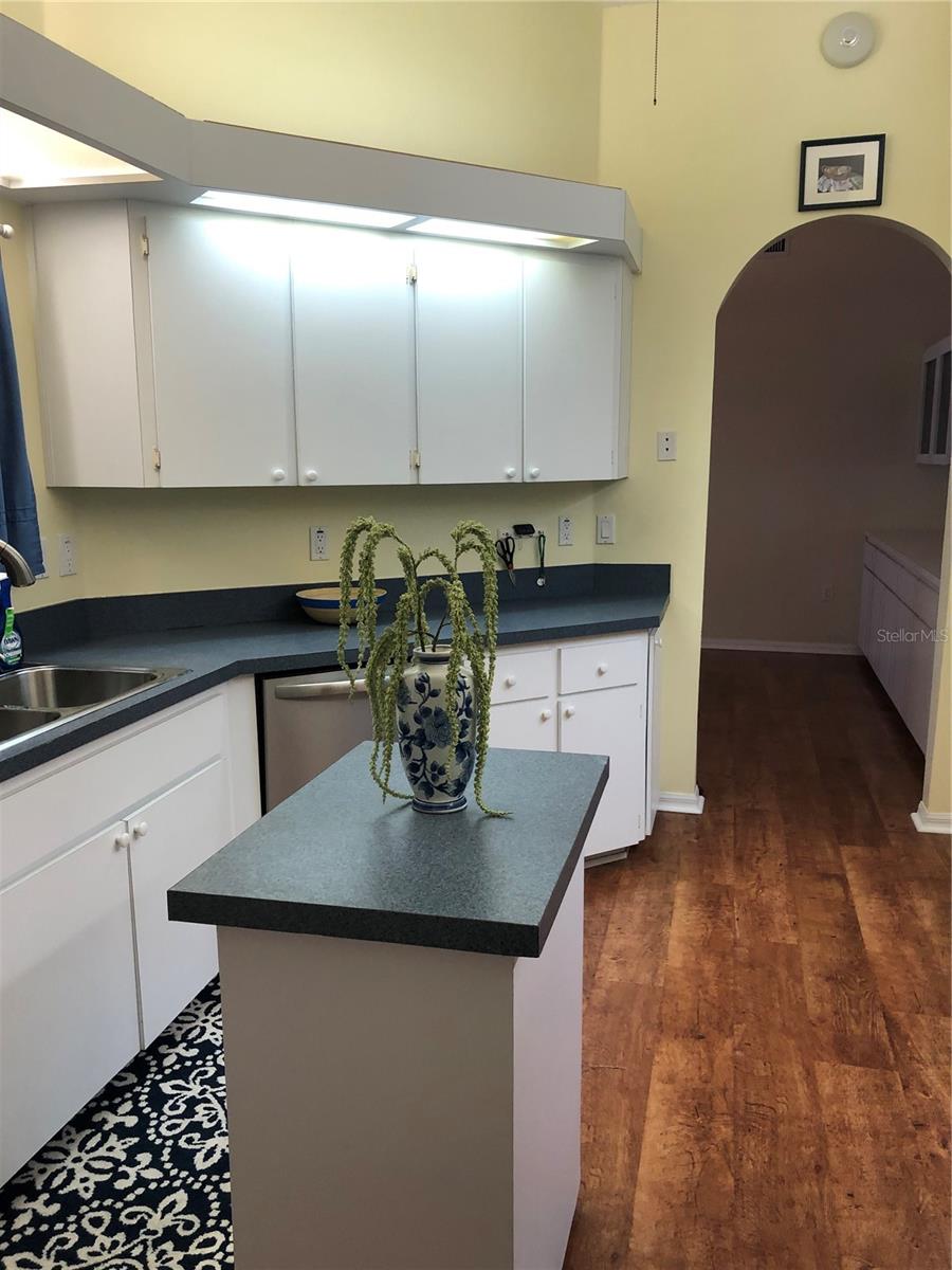 Image 11 of 40 For 7867 115th Loop