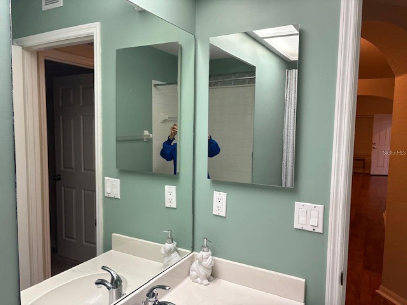 Image 24 of 40 For 7867 115th Loop