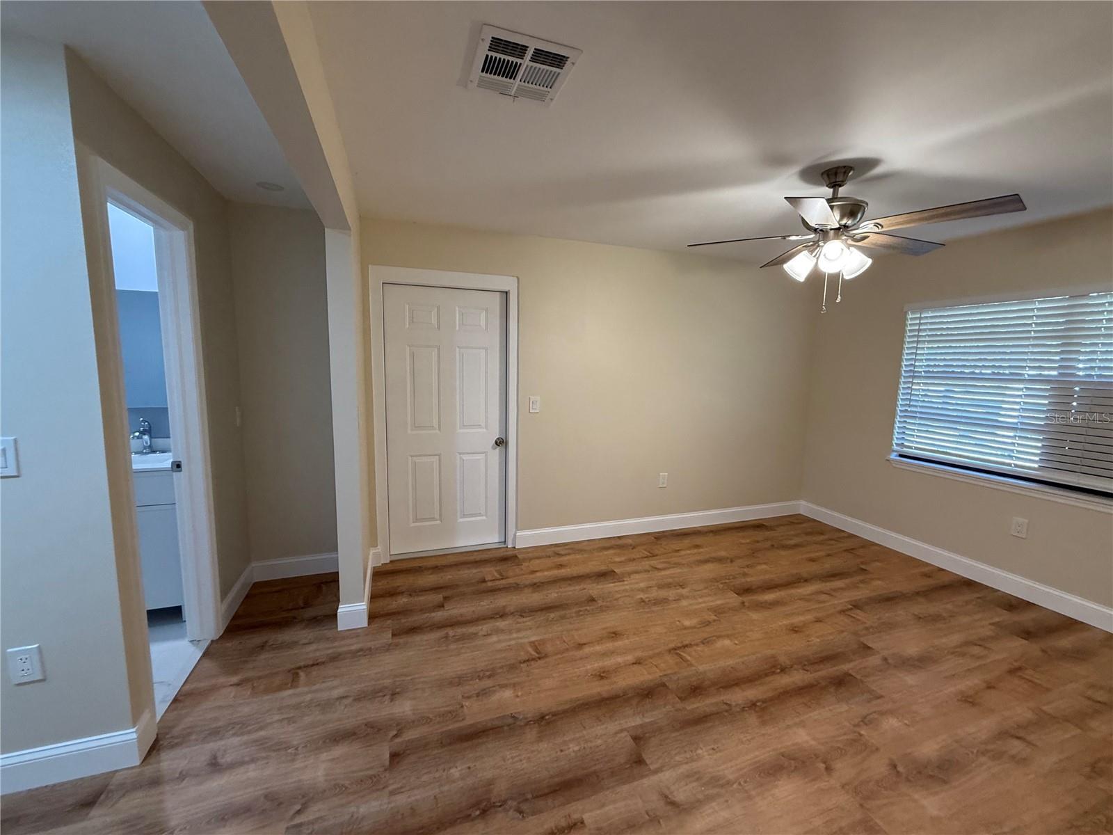 Image 10 of 18 For 416 Hourglass Terrace