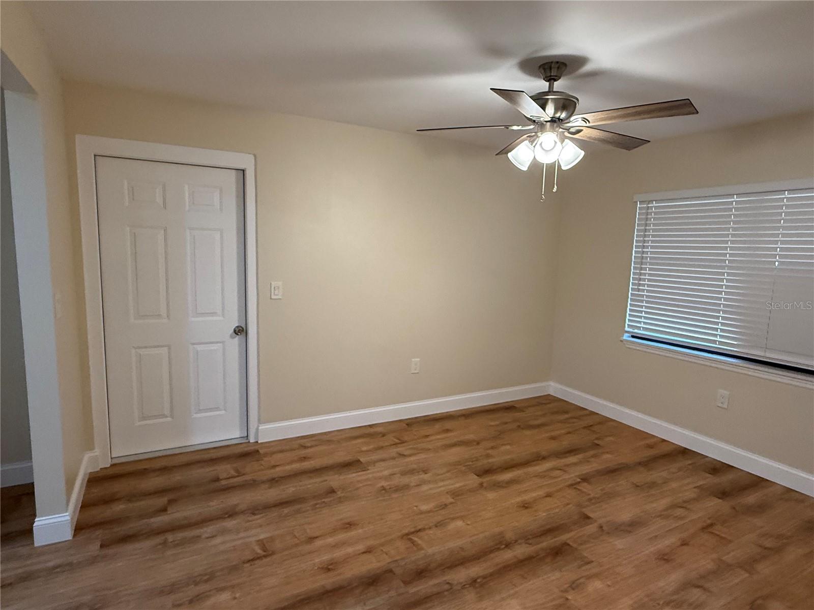 Image 12 of 18 For 416 Hourglass Terrace