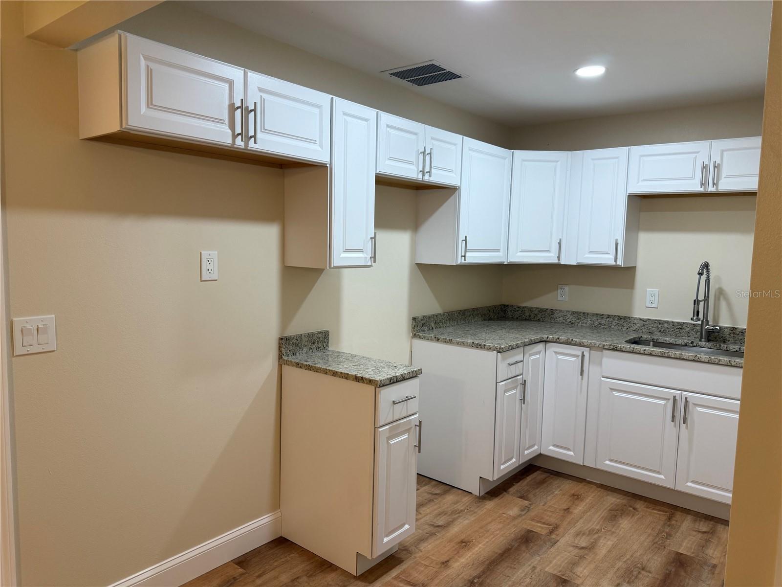 Image 13 of 18 For 416 Hourglass Terrace