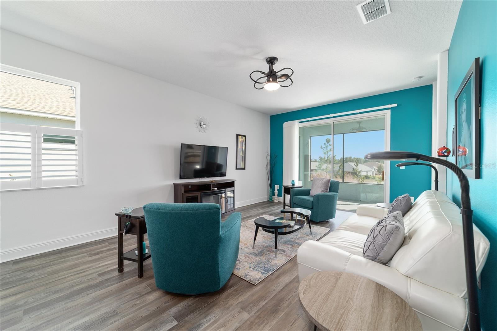 Image 15 of 50 For 10410 96th Loop