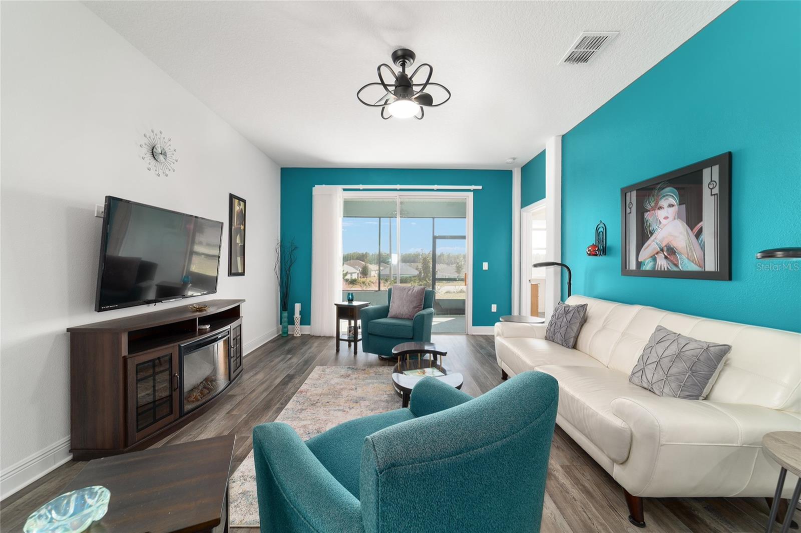 Image 16 of 50 For 10410 96th Loop