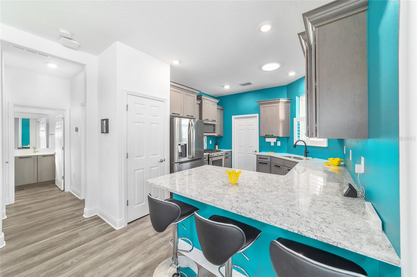 Image 26 of 50 For 10410 96th Loop