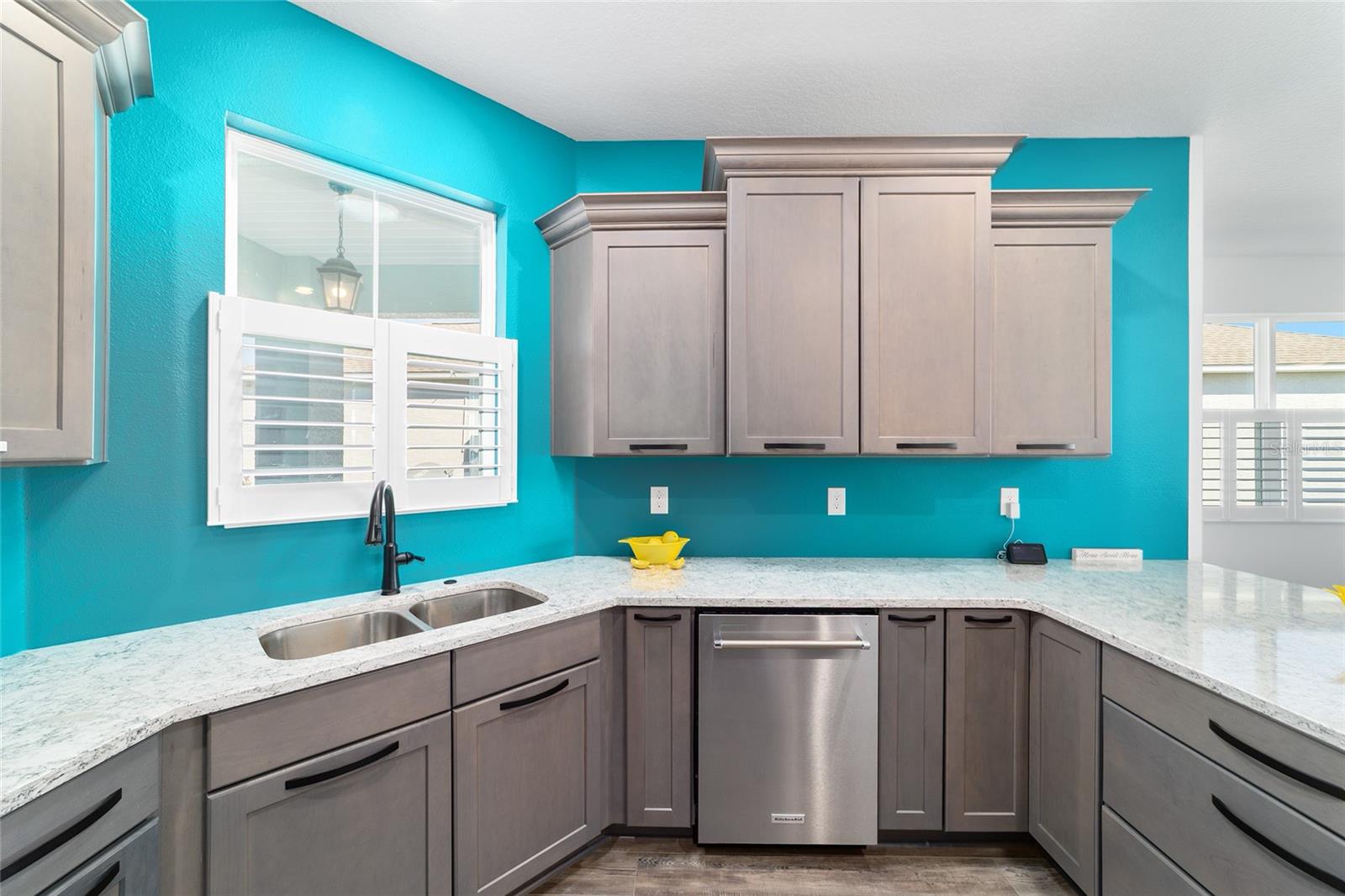 Image 27 of 50 For 10410 96th Loop