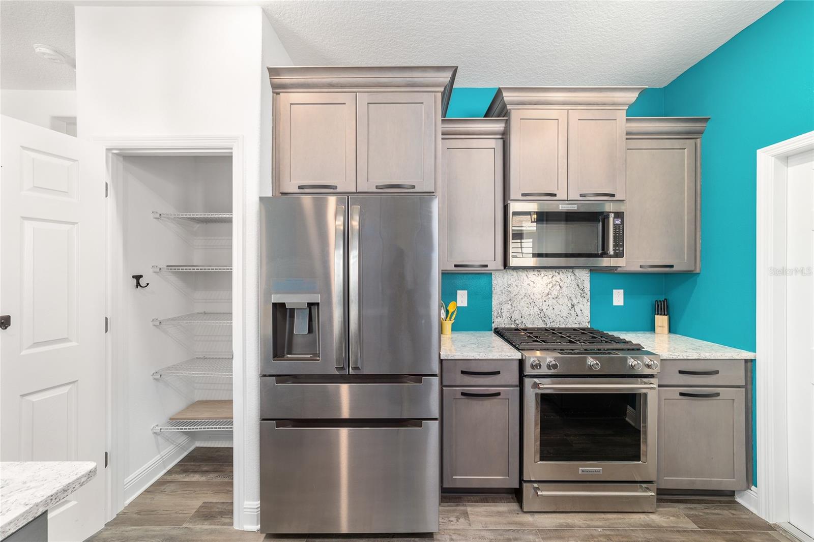 Image 28 of 50 For 10410 96th Loop