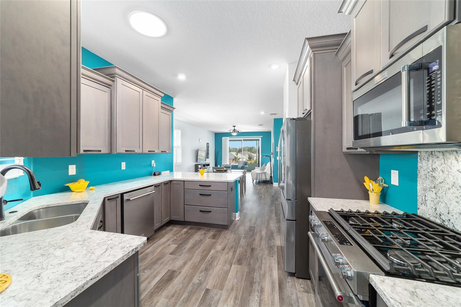 Image 29 of 50 For 10410 96th Loop