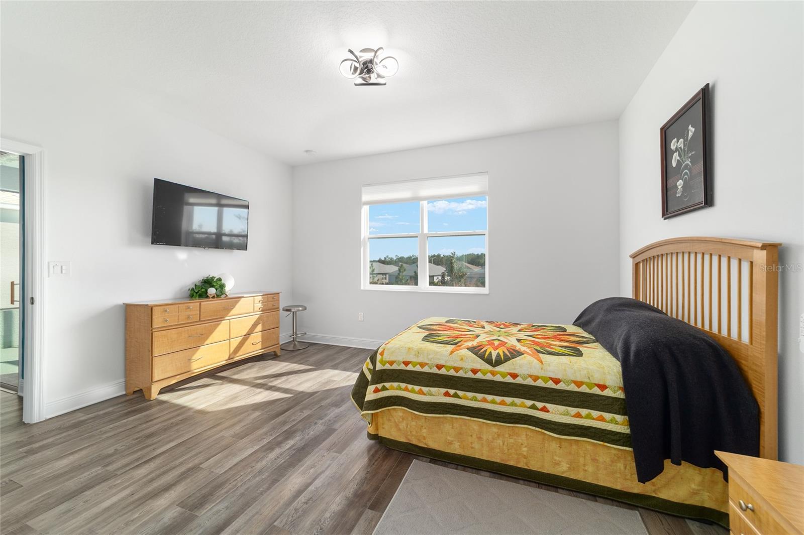 Image 33 of 50 For 10410 96th Loop