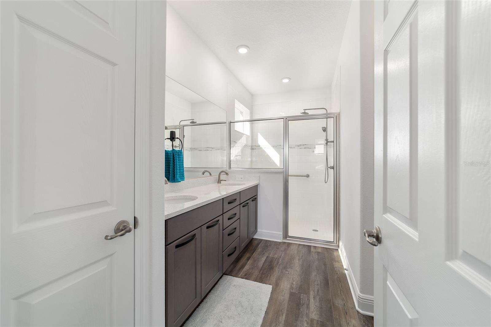 Image 34 of 50 For 10410 96th Loop