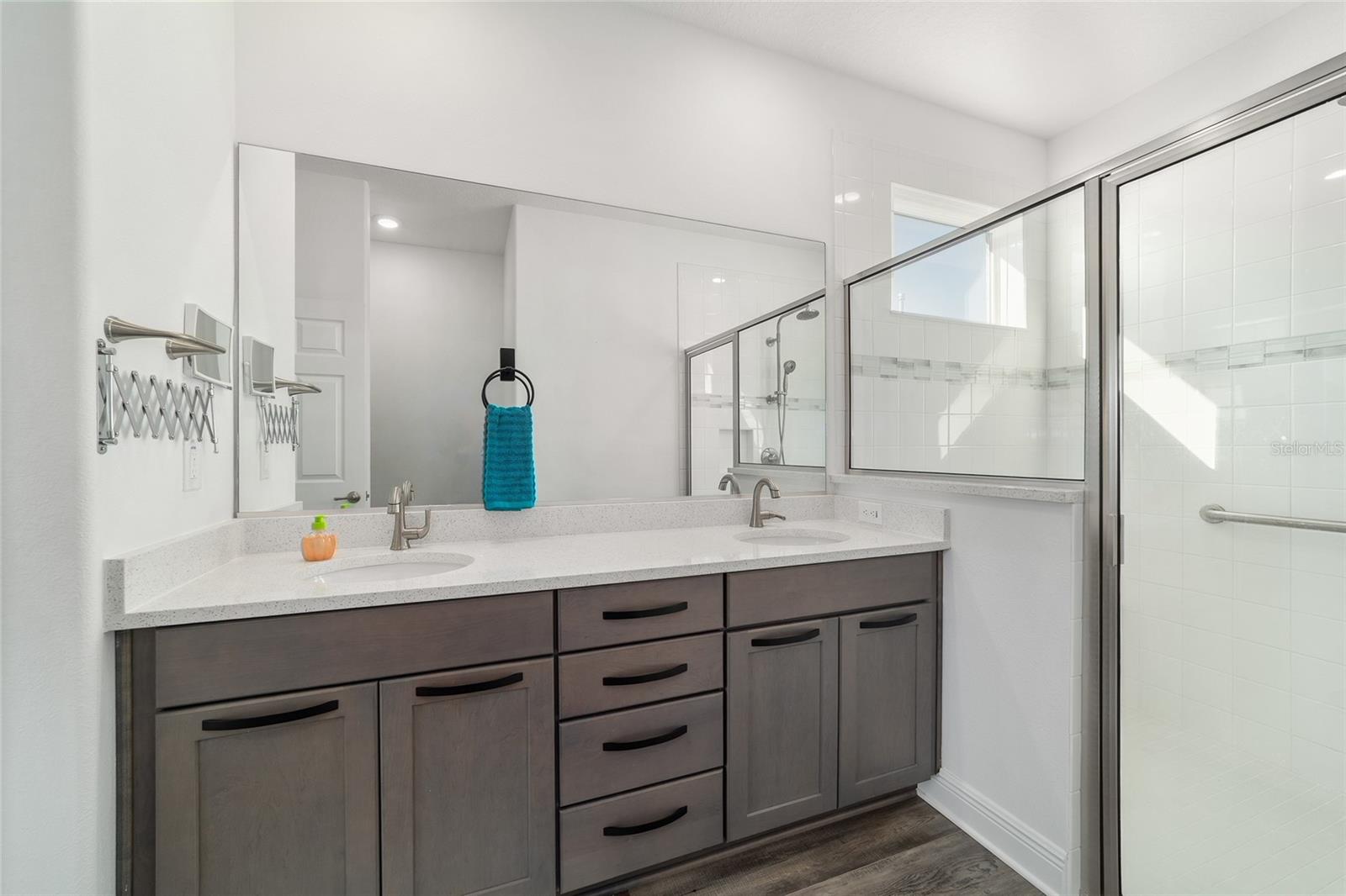 Image 35 of 50 For 10410 96th Loop