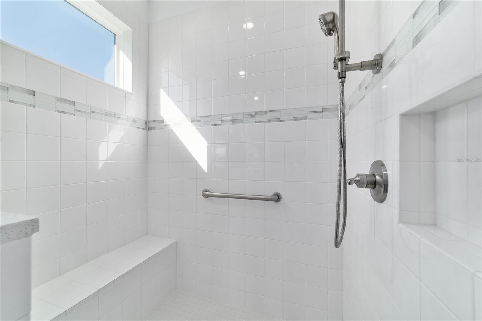 Image 36 of 50 For 10410 96th Loop