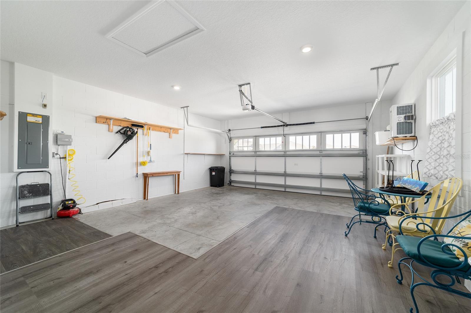 Image 45 of 50 For 10410 96th Loop