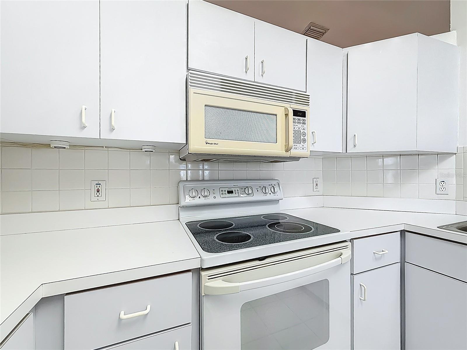 Image 20 of 56 For 6175 98th Loop