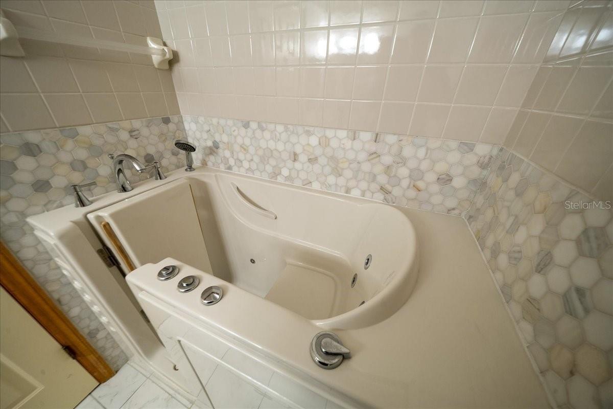 Image 41 of 56 For 8431 93rd Place A