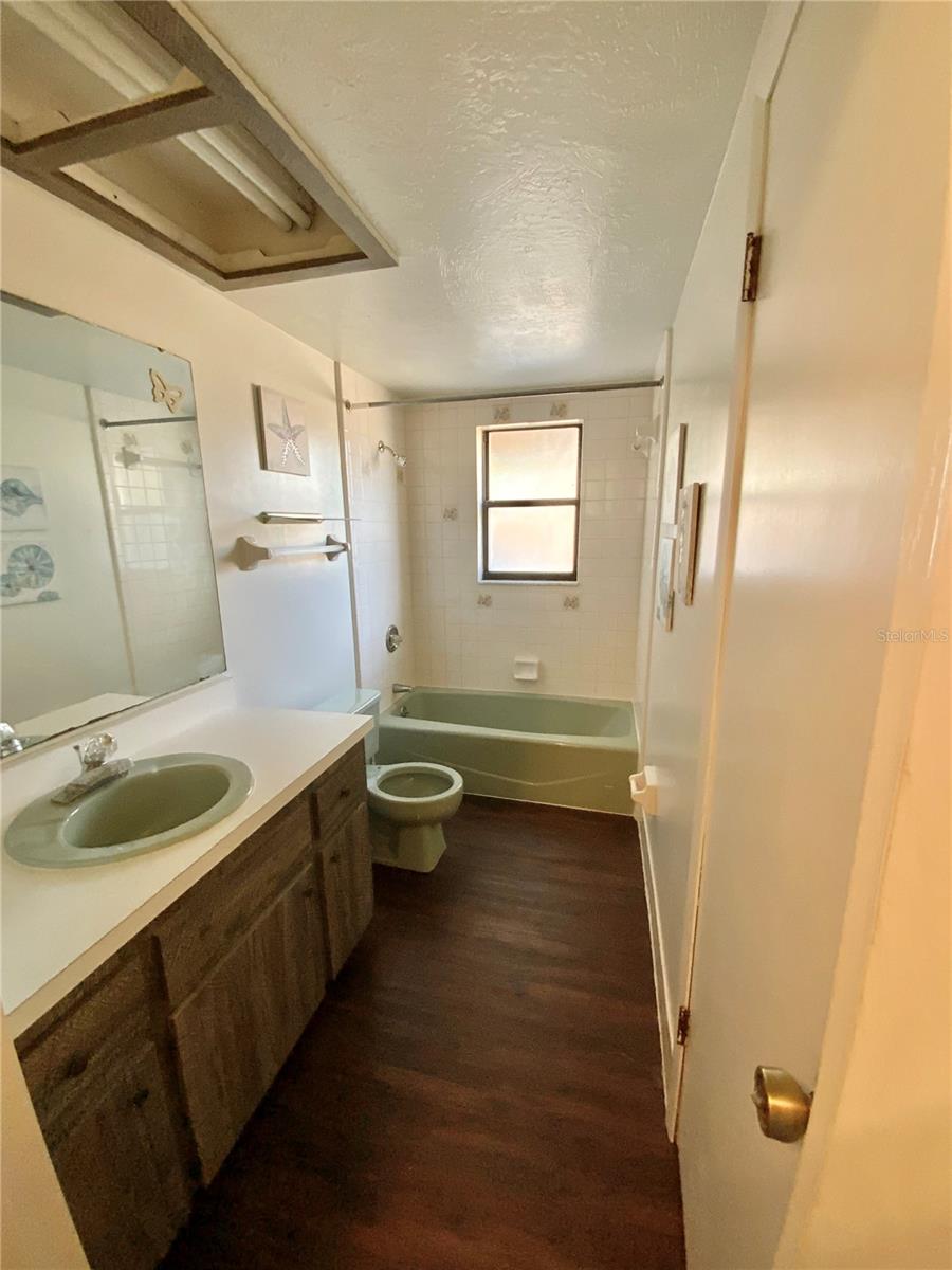 Image 15 of 18 For 23063 Edgewater Boulevard