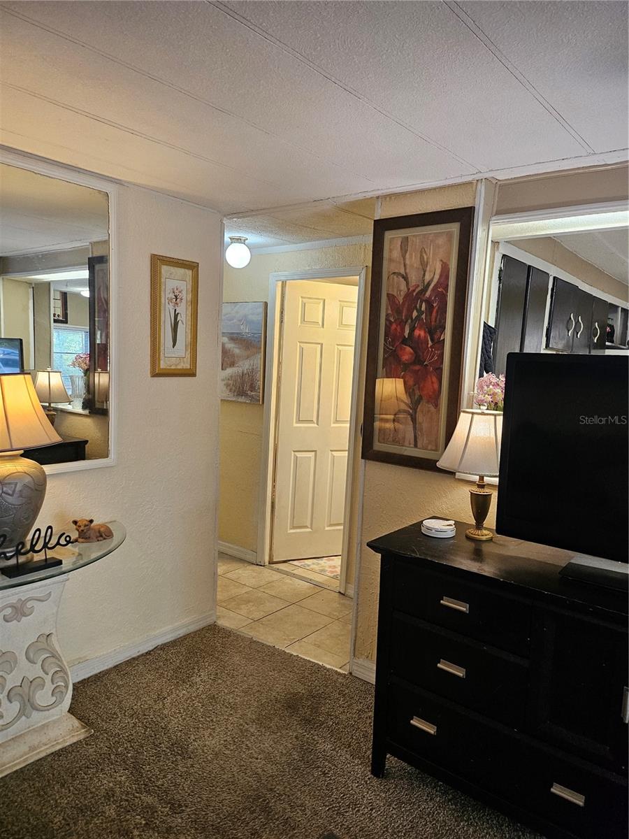 Listing photo id 9 for 7657 Caesar Point