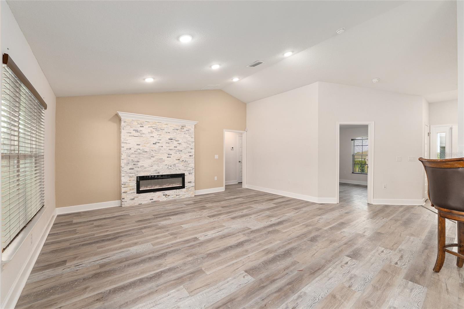 Image 15 of 71 For 4413 1st Court