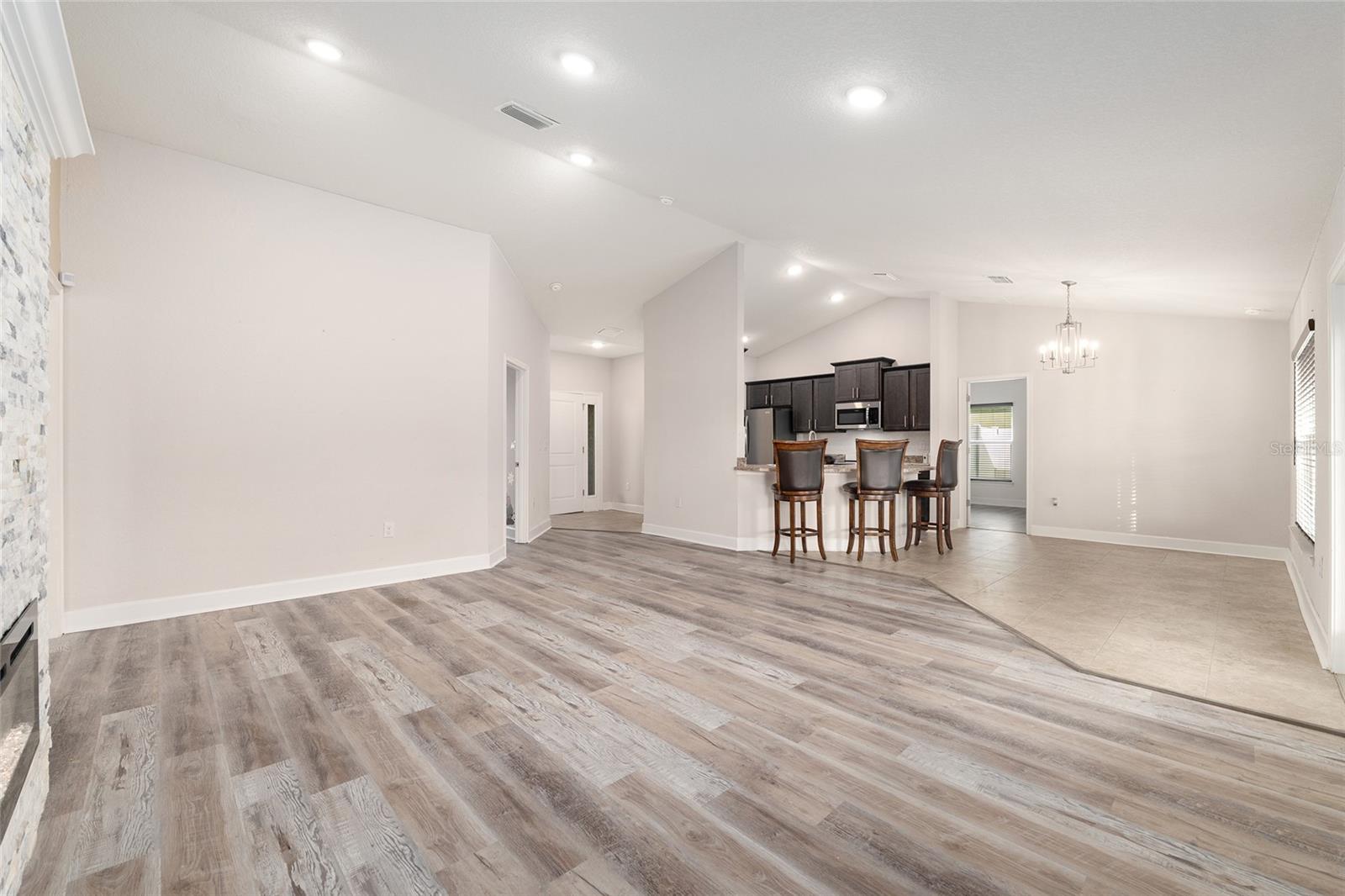 Image 17 of 71 For 4413 1st Court