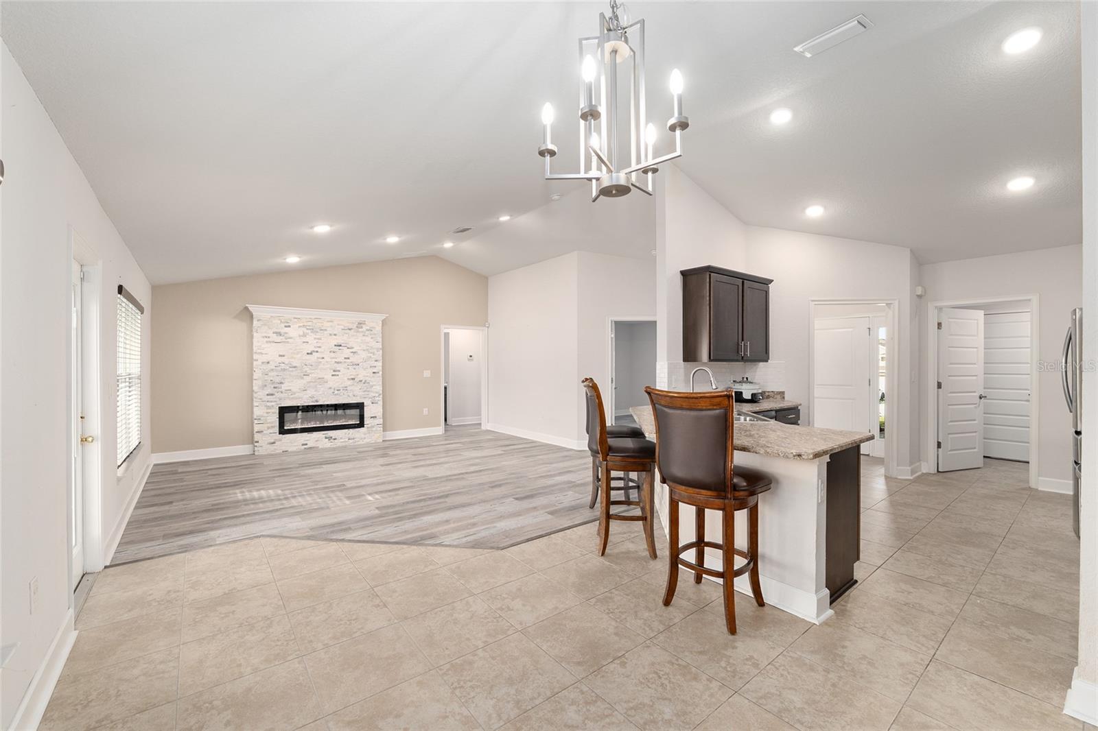 Image 21 of 71 For 4413 1st Court