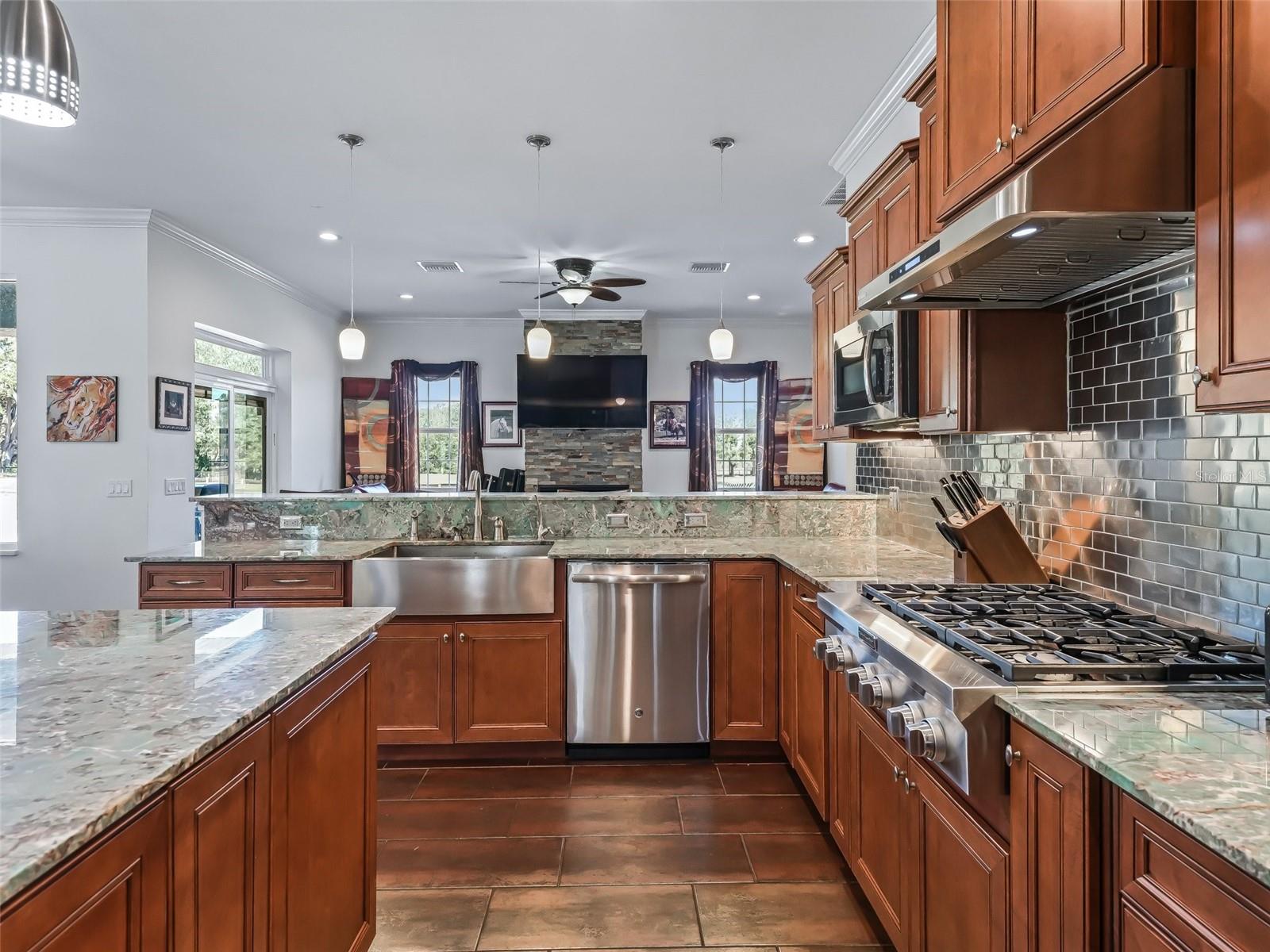 Image 11 of 51 For 19351 Levy Street