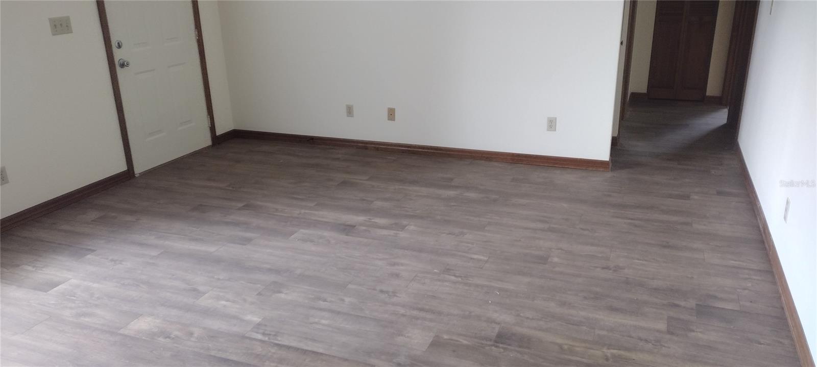 Image 11 of 79 For 14570 96th Court Se