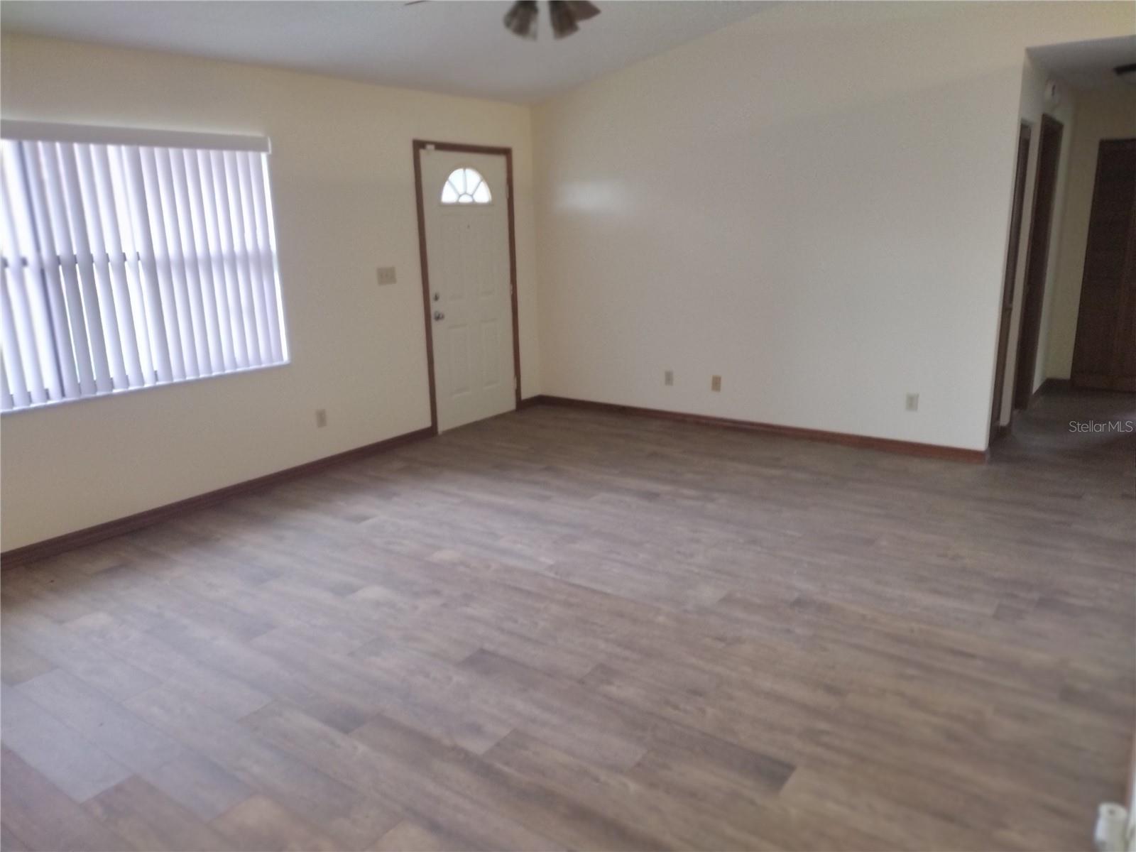 Image 12 of 79 For 14570 96th Court Se