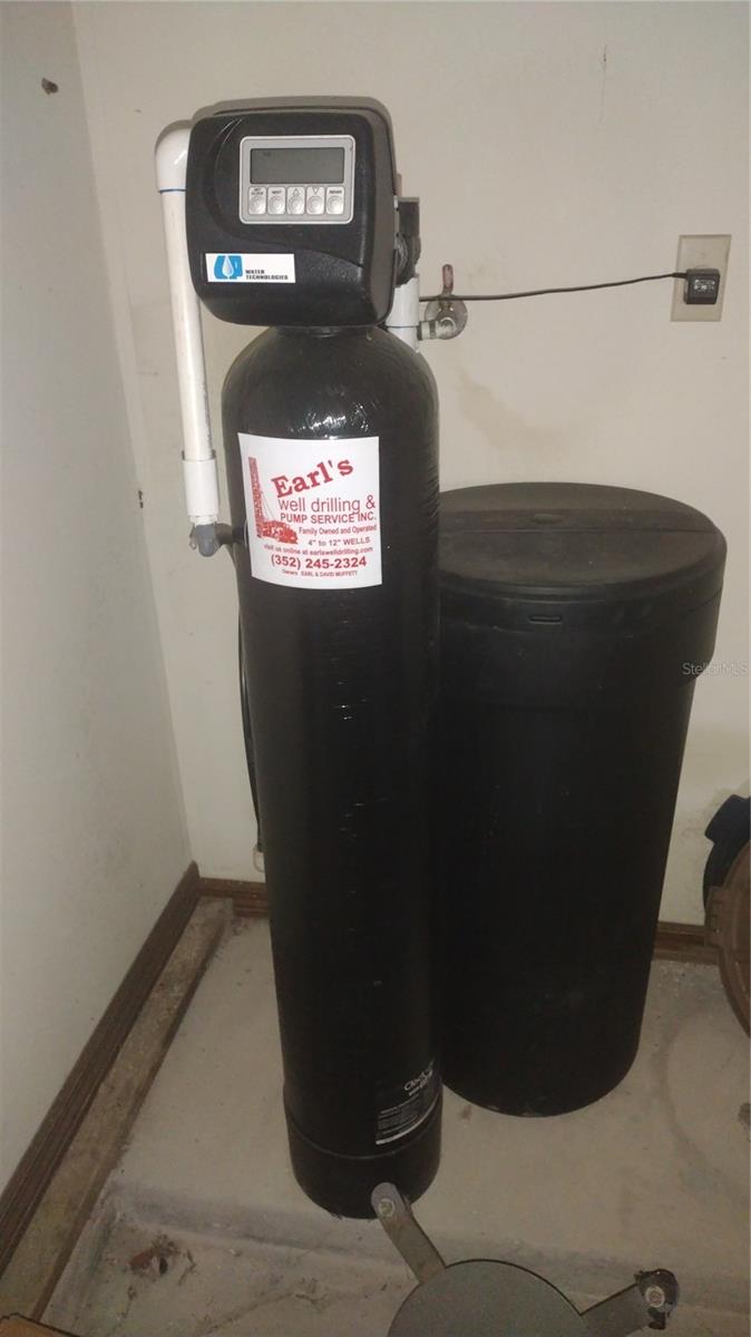 Image 30 of 79 For 14570 96th Court Se