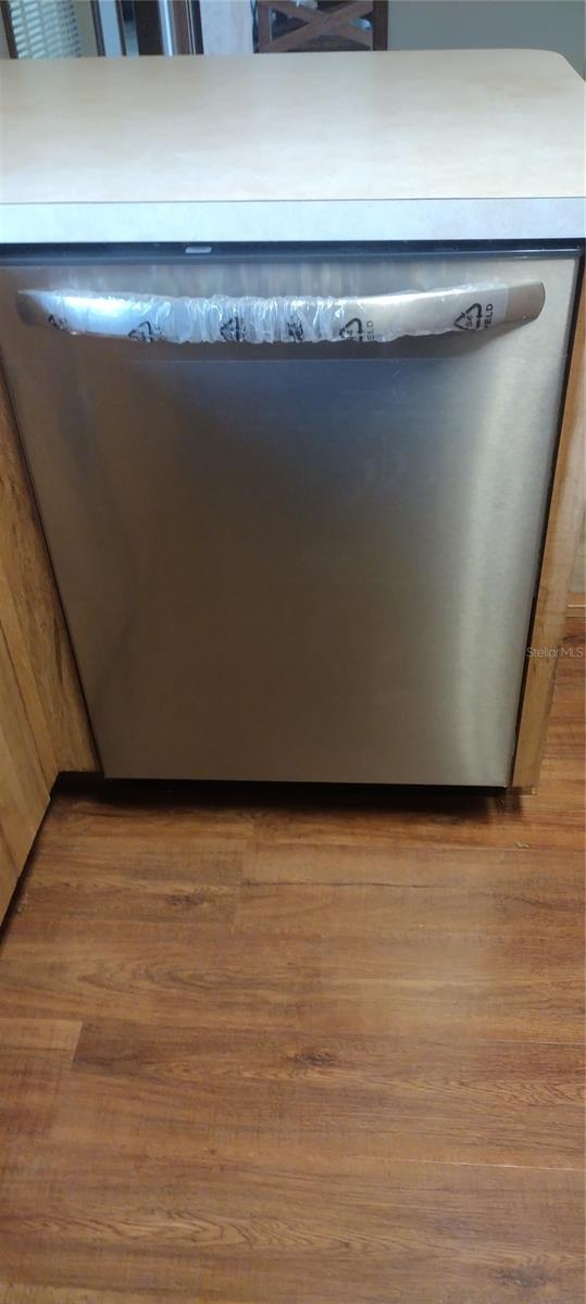 Image 35 of 79 For 14570 96th Court Se