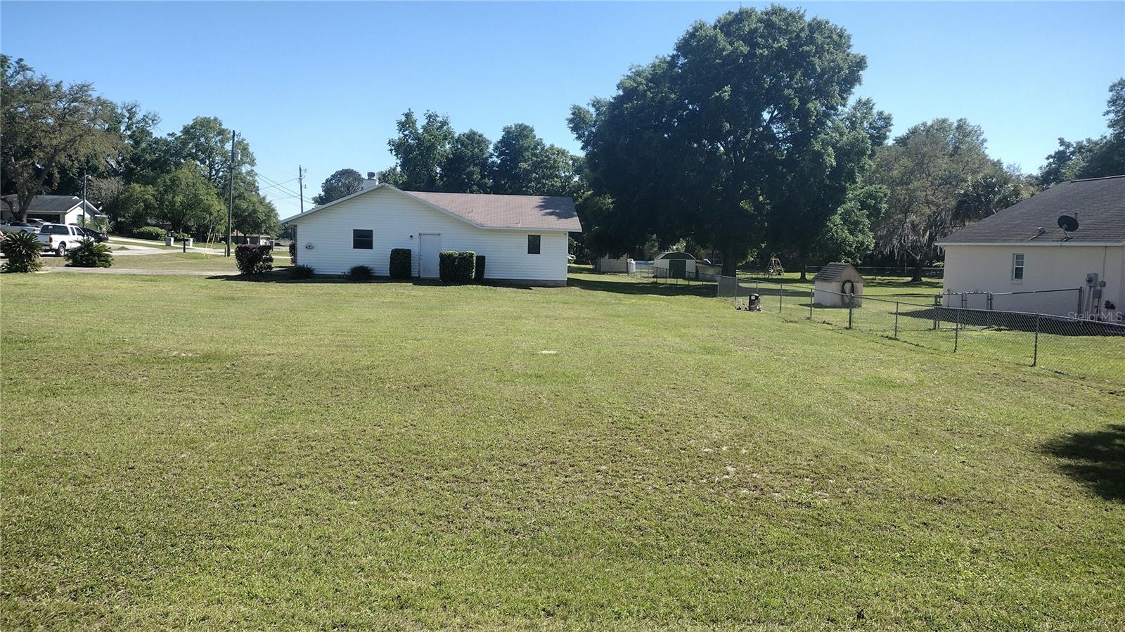 Image 4 of 79 For 14570 96th Court Se