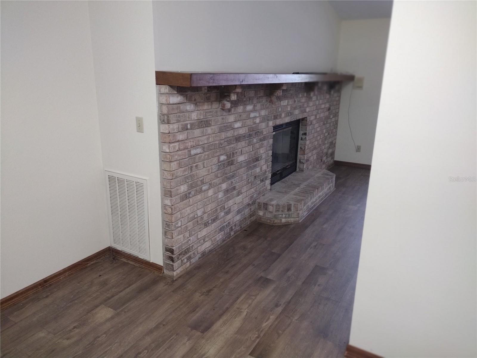 Image 43 of 79 For 14570 96th Court Se