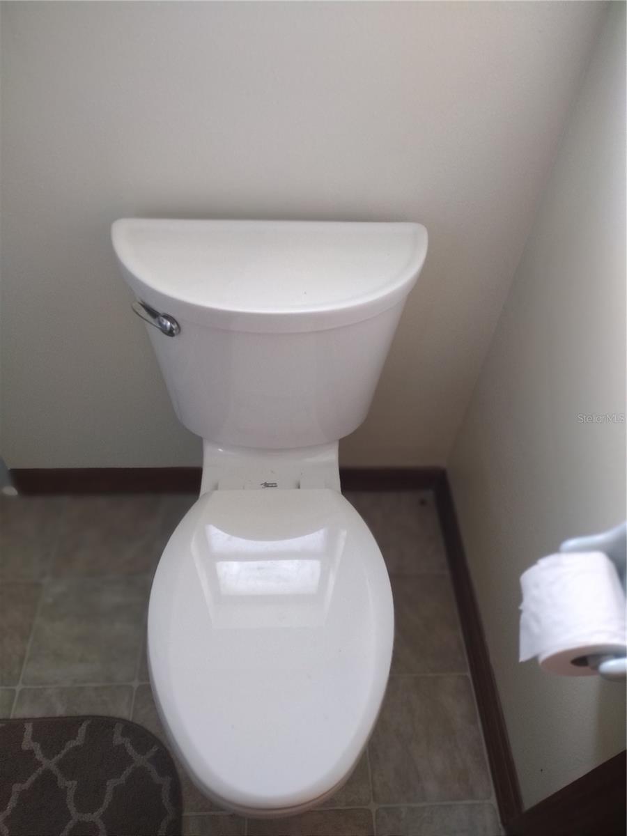 Image 53 of 79 For 14570 96th Court Se