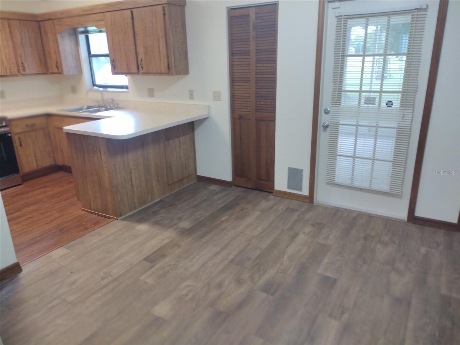 Image 62 of 79 For 14570 96th Court Se